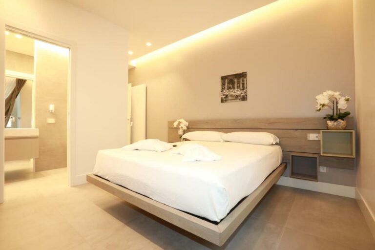 Camera matrimoniale di design con bagno privato – B&B Roma Stay Home, Roma San Giovanni